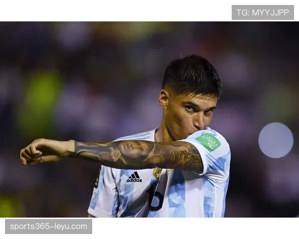 科雷亚精彩过人表演引爆全场，展现顶级足球技巧