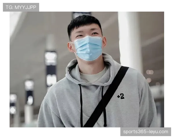 周琦机场随便站一圈，保镖助理比我家亲戚还多