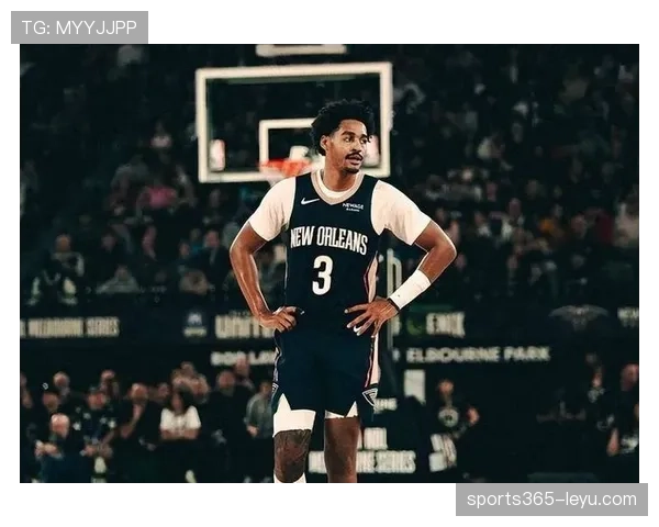 乔丹·汤普森昨晚买了啥表线索全乱套了，怎么看都不像打网球的啊