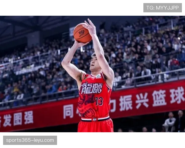 郭艾伦又在训练馆待到凌晨？这人真是拿命在拼啊